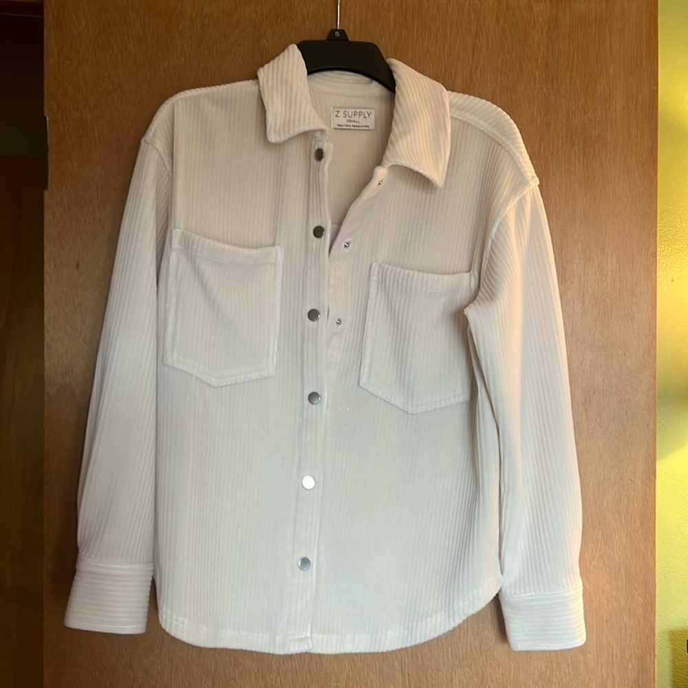 EverEve top. Beautiful top Xs